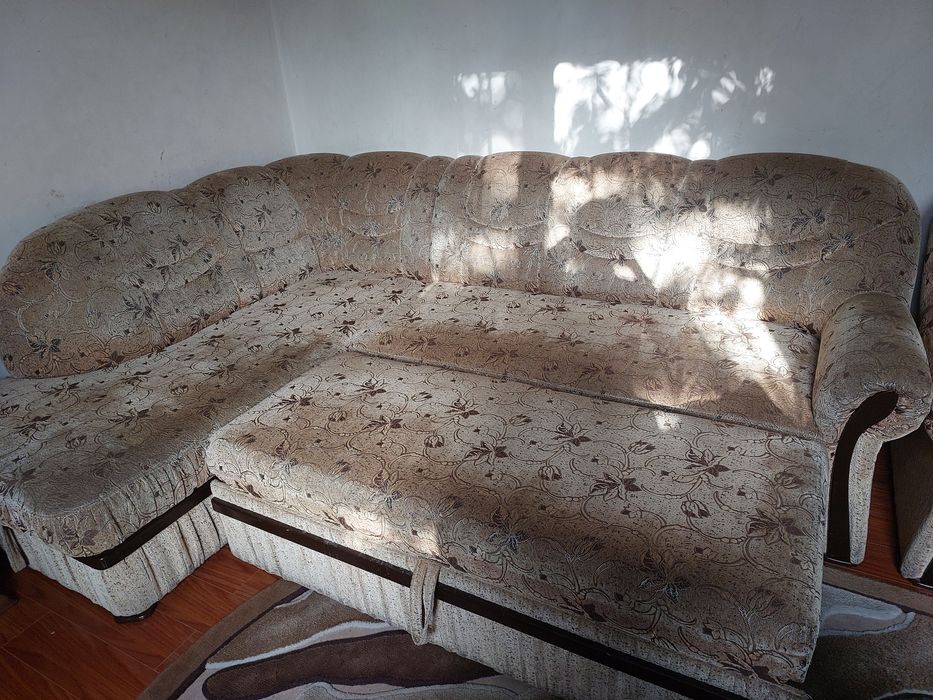 Угловой диван с креслом