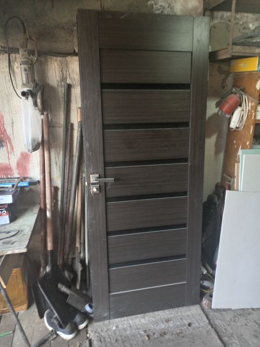 Двери укомплектованные