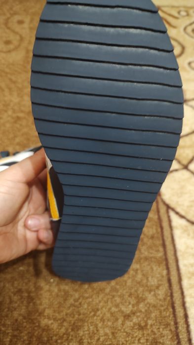 Vând adidași mărimea 36