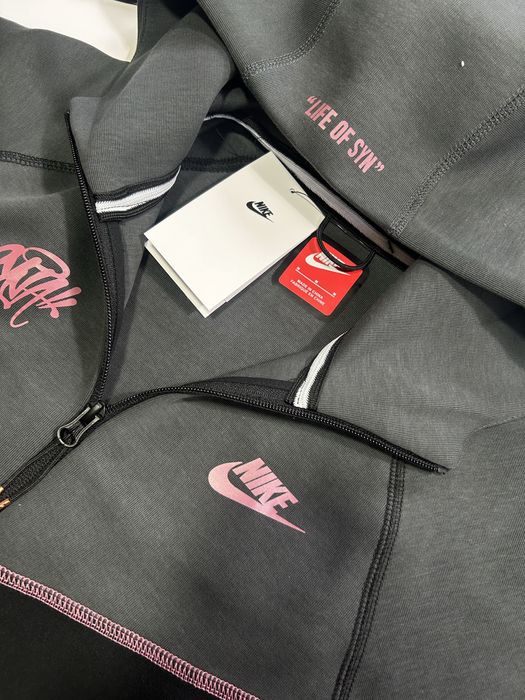 Tech Fleece x Syna World