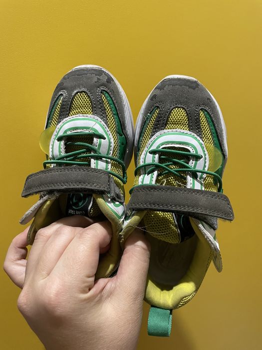 Продам кроссовки детские