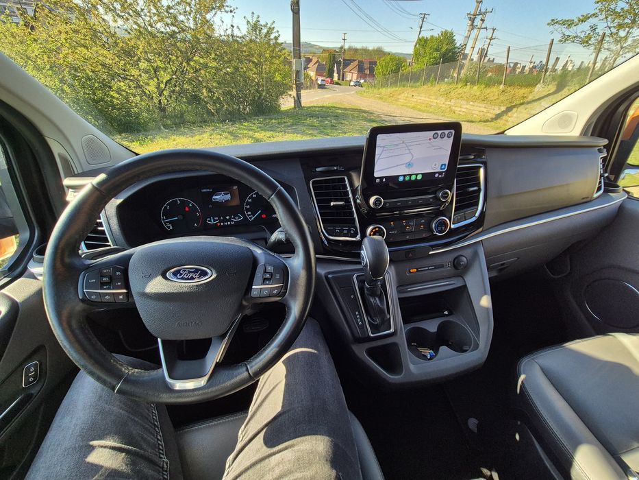 Inchiriez microbuz Ford Tourneo  2022 automat, 8 locuri