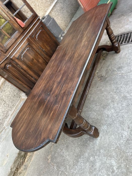 Масивна трапезна маса от ДЪБ