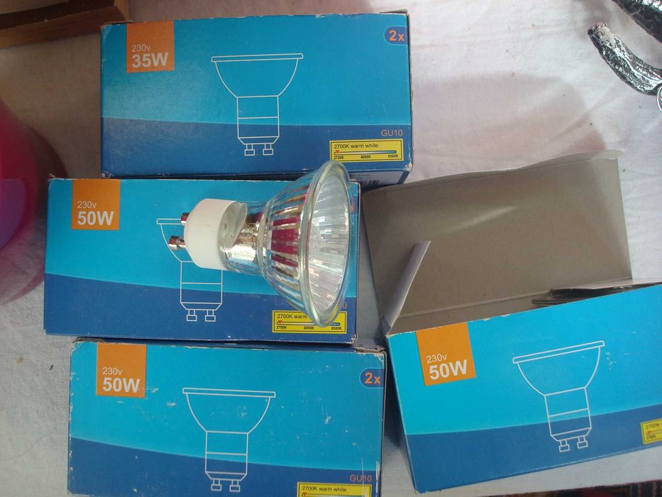 Becuri Spot halogen 35w  50W tip GU10