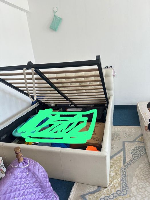 Спальный кровать