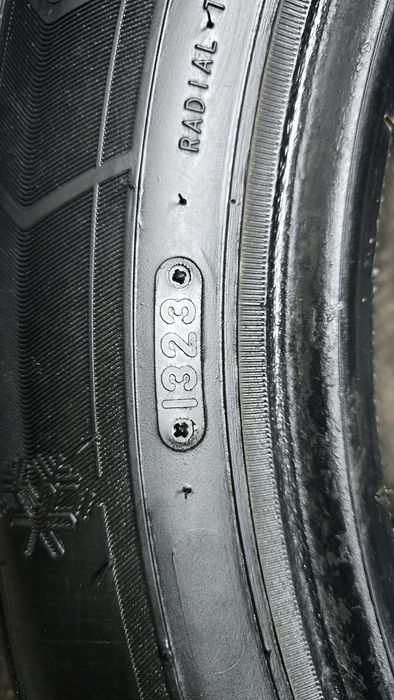 Продам зимнюю резину Triangle R17