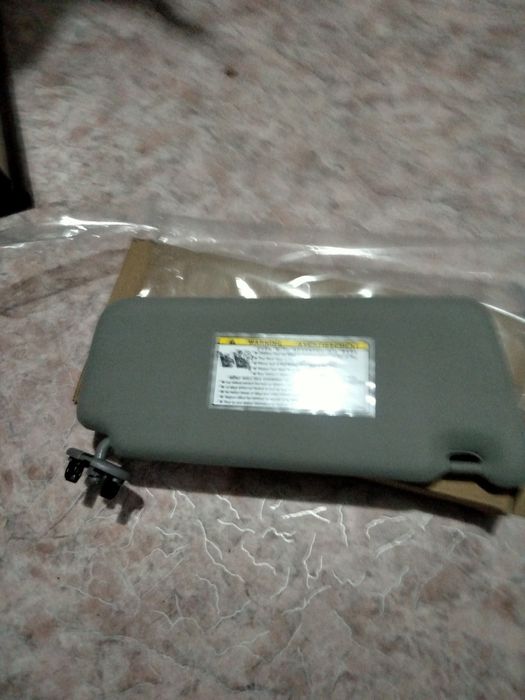 Продам Козырек для камри