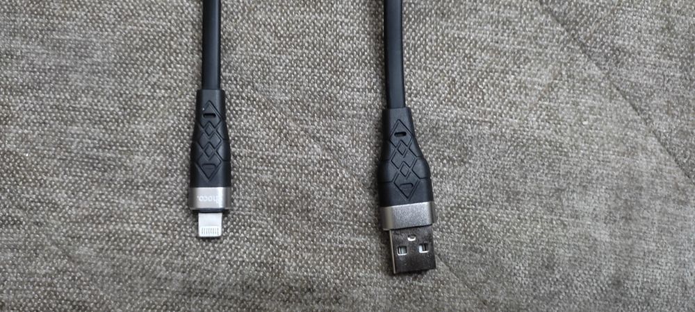 Переходник шнур картплей . переходник от телефона к мониторы машины