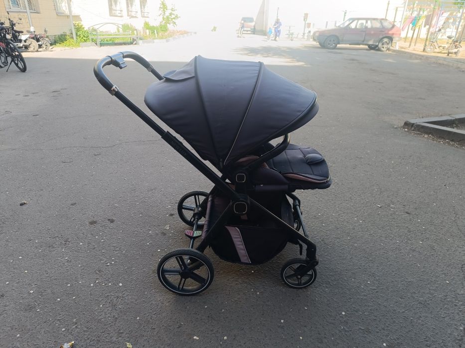 Детская коляска  .Продам за 13000