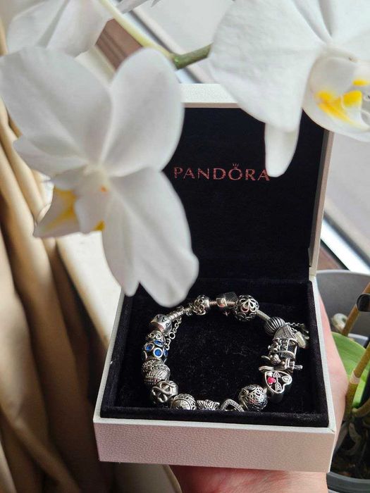Гривна Pandora с 13 талисмана
