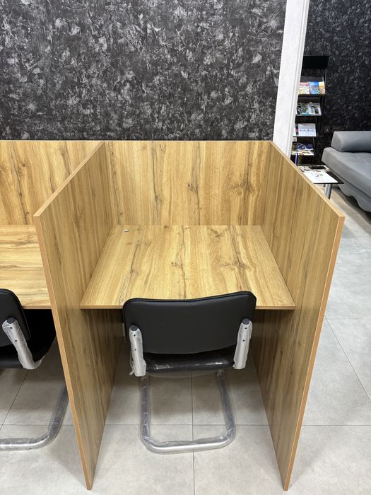 Call operator uchun stol sotiladi