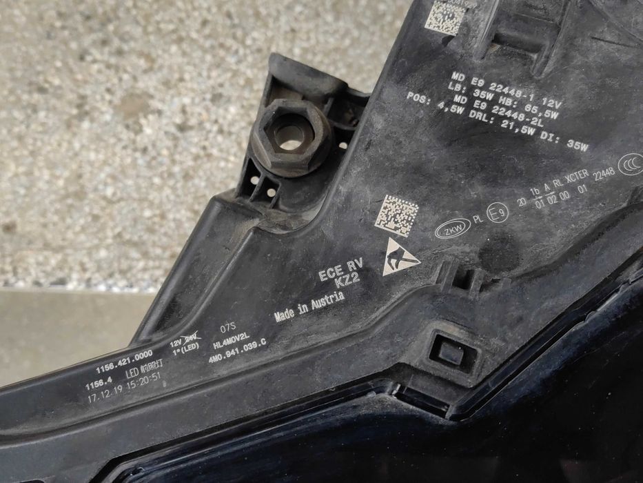 Фар Audi Q7/SQ7 LED ляв 2019-24/ Фар Ауди Кю7 Оригинален