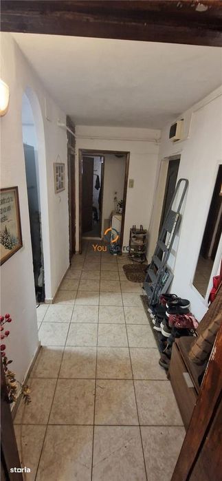 Apartament cu centrala decomandat parter zona Soarelui