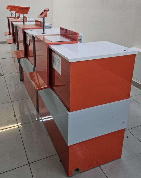 Продам торговую стойку б/у