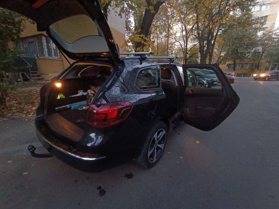 Opel Astra J Sports Tourer 1.6 CDTI 136 CP • Euro 6 • Infinity Sound •