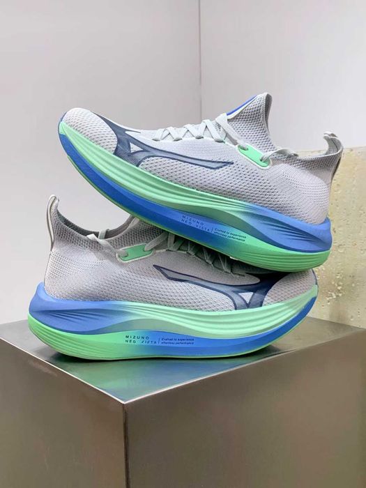 Продавам нови мъжки маратонки MIZUNO NEO VISTA нови с кутия