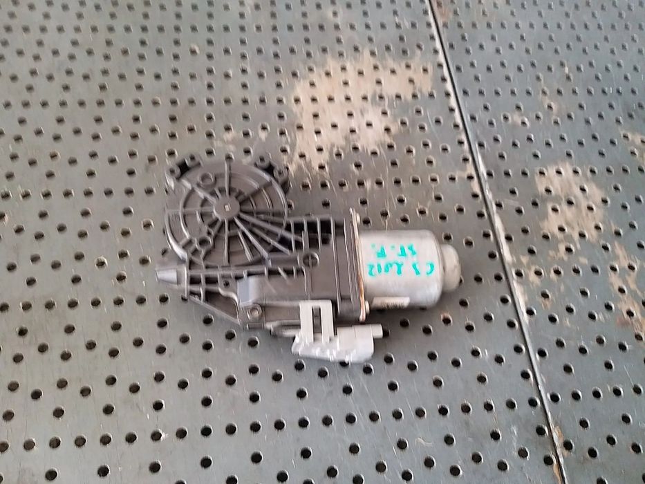 Motoras macara stanga fata citroen c3 2