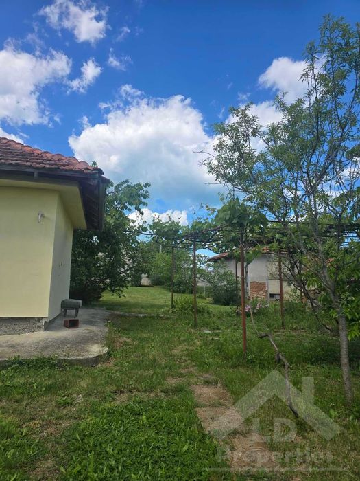 Парцел с две къщи, с.Горица, обл.Варна
