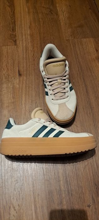 Кецове adidas бежови