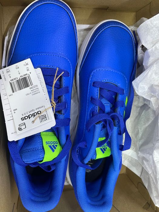 Продам новые кроссовки adidas original