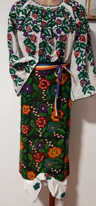 Costum popular Ie fota