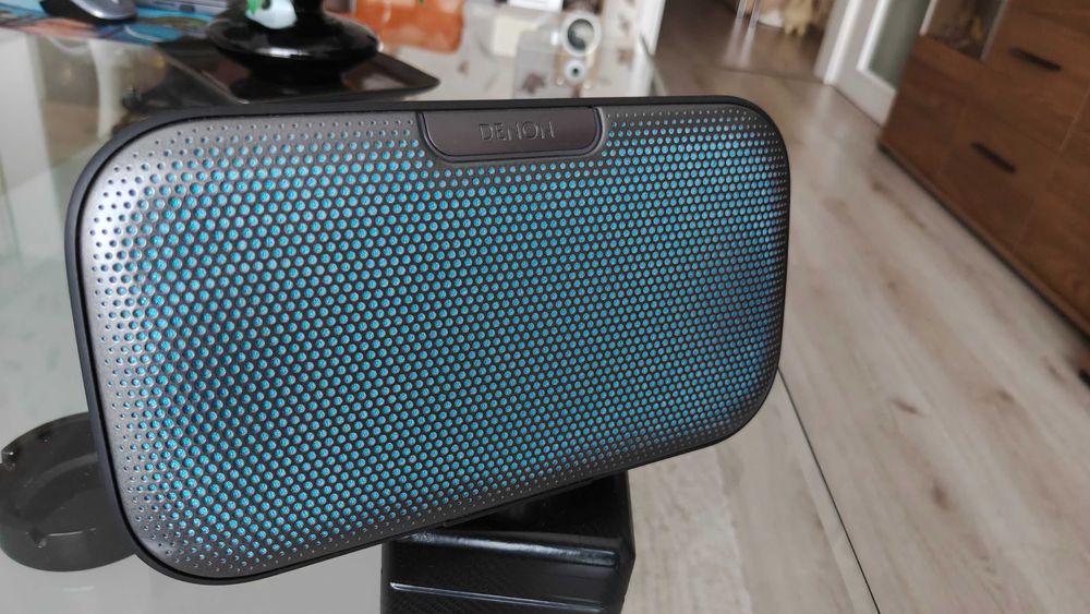 Преносим безжичен спийкър с Bluetooth - Denon Envayа.