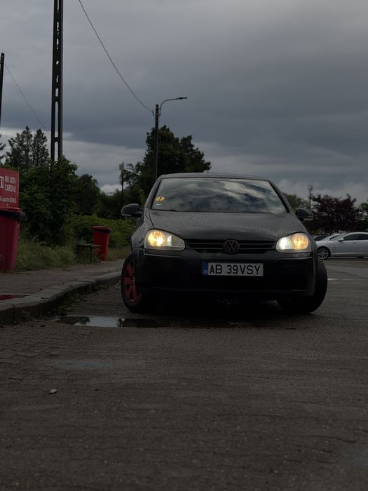Vand golf 5 1.4 aspirat fac si unele schimburi