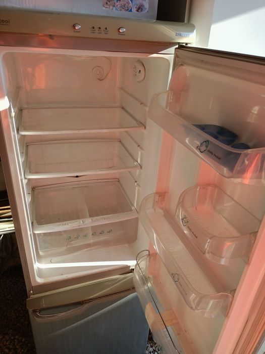 Продам  холодильник