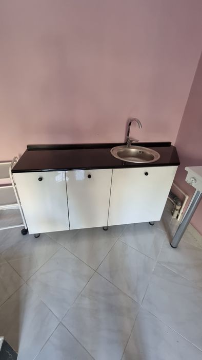 Полка с раковиной