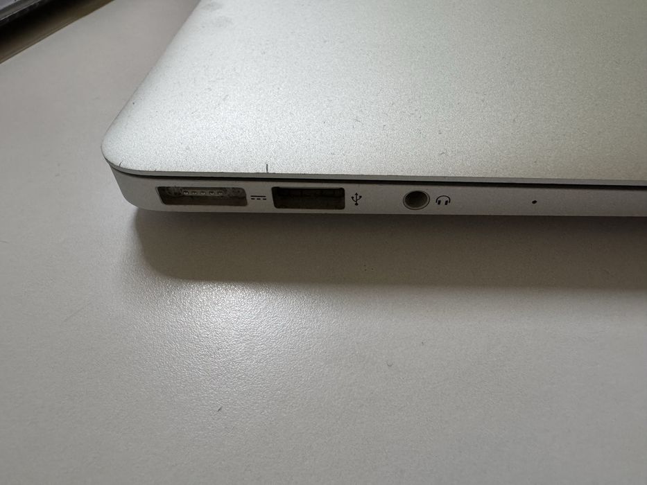 MacBook Air 13” 2015, Intel i5, 8/128 Г