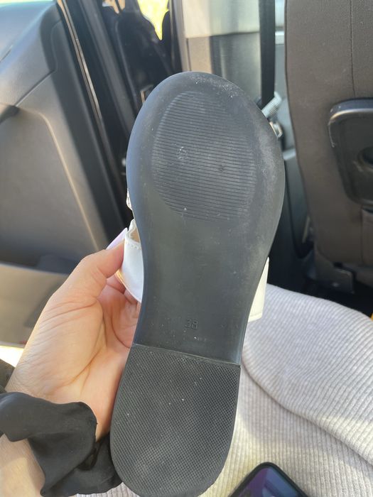 Slapi , papuci dama louis vuitton marimea 38