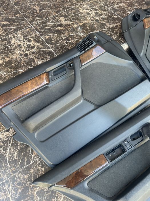 Дверные карты - обшивки Е34