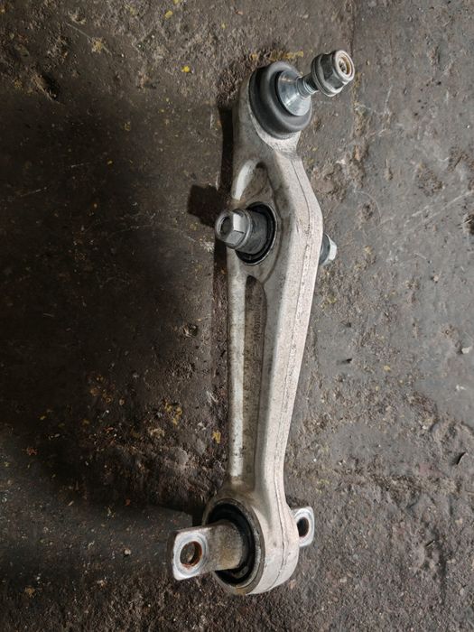 Носач за Tesla Model 3 Highland