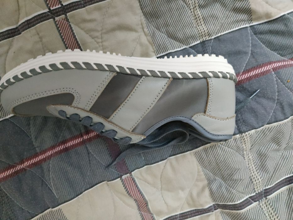 Кроссовки, натуральная кожа 35 р