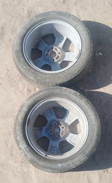 Largus  R16 2 ta  Biroz diskida yorilish bor