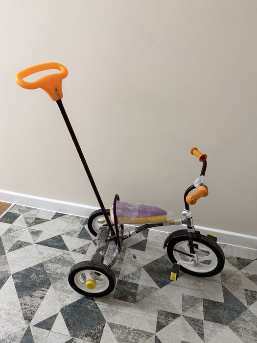 Трехколесный велосипед