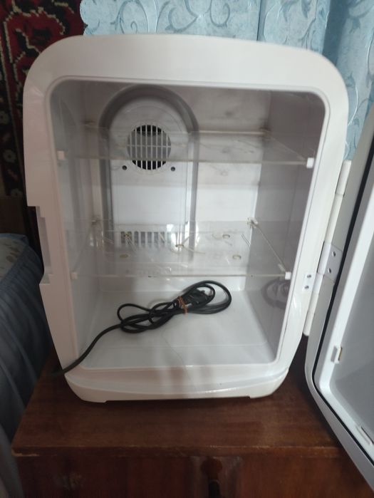 Продаю Мини холодильник