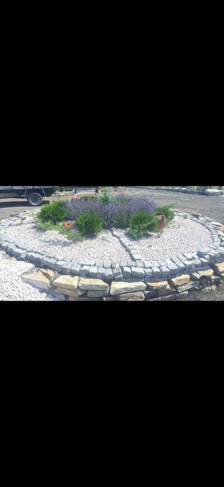 Доставки Снежно бял чакъл за украси и декораци на градинки дворни площ