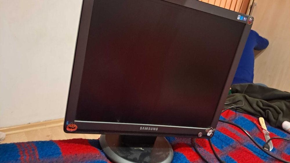 Монитор самсунг за камери...