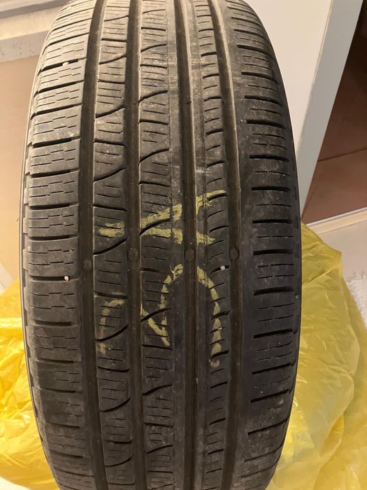 Продавам 4 летни гуми Pirelli 235/65/R17