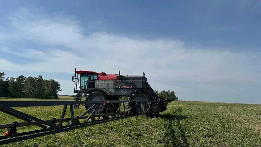 Самоходный опрыскиватель SAPSAN 3000