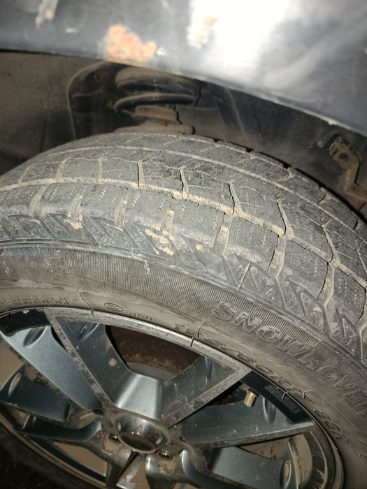 195/60/r 15 продам