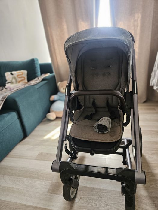 Vând carut  bebe 2 in 1