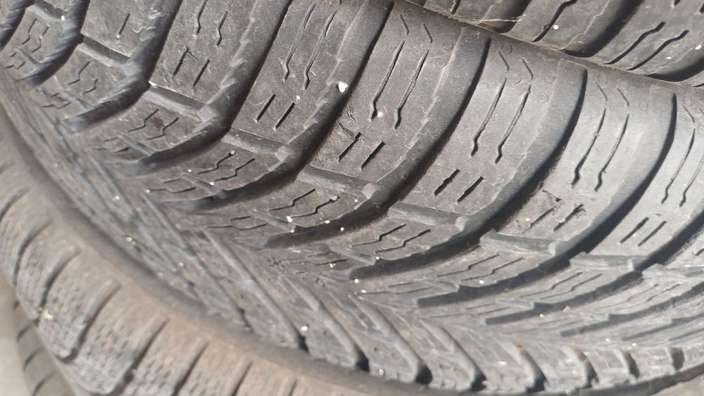 Nokian 205 60 R16 2  bucati