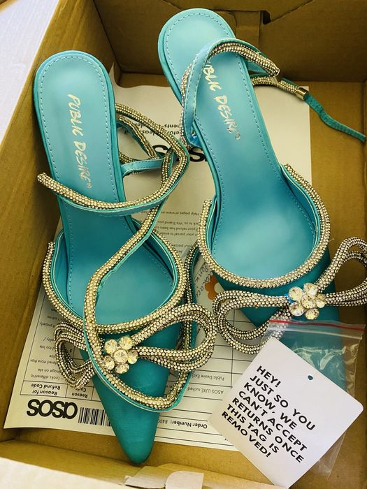 Обувки на ток  public desire