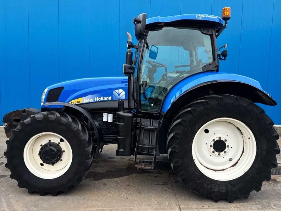 Колесный трактор New Holland T6080