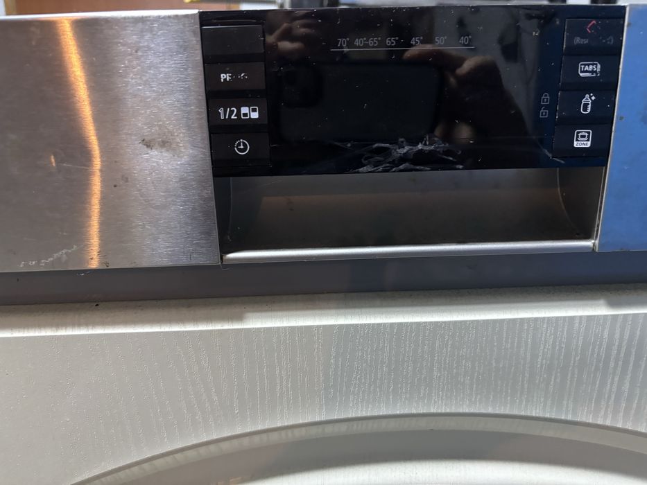 Vand masina vase Samsung,pentru piese sau reparat.Nu raspund la mesaje!
