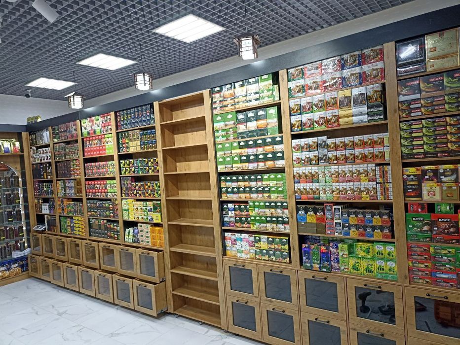 Полки для магазинов и аптек на заказ