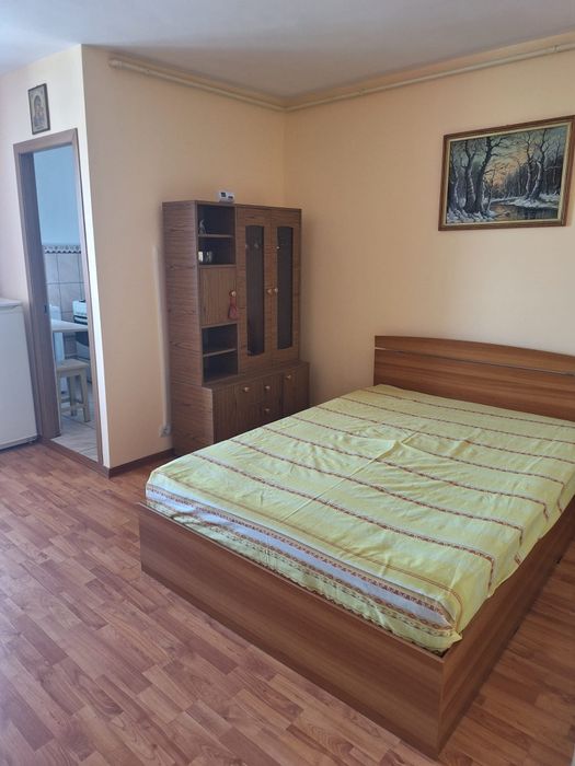 Închiriez garsonieră