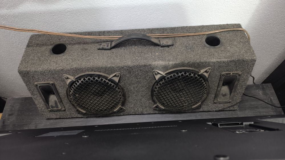 Vând Amplificator/ Subwoofer auto